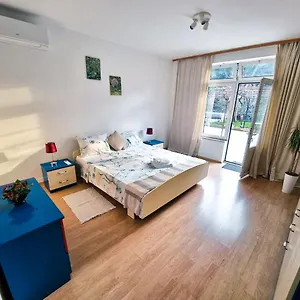 Retreat With Free Parking Appartamento Pola